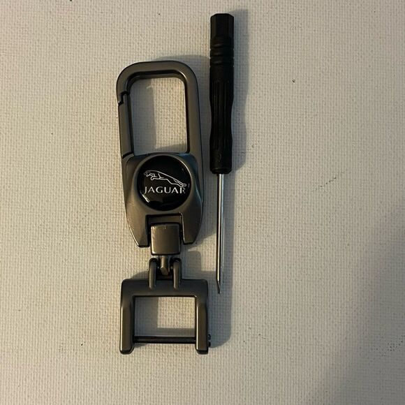 Jaguar Logo Key Fob Keychain in Metal NWT - Picture 3 of 5